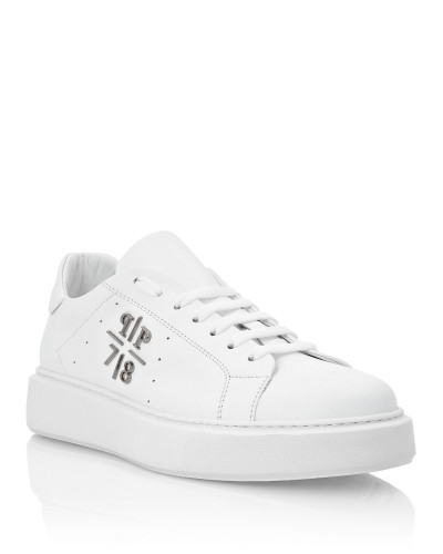 Lo-Top Sneakers