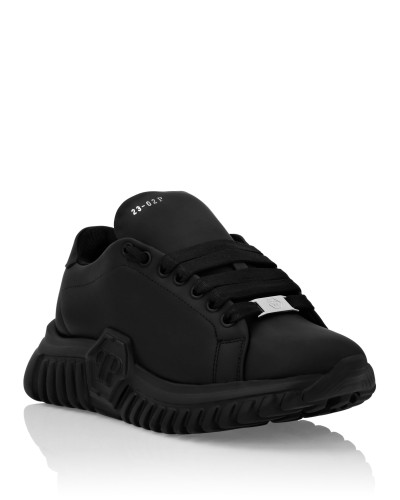 LO-TOP SNEAKERS SUPERSONIC